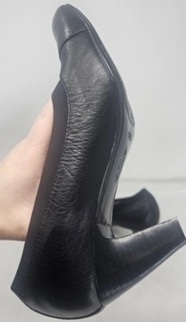 Sofft Black Leather Pumps Stacked Heel Elastic Goring Style #1072301 Sz 8.5W